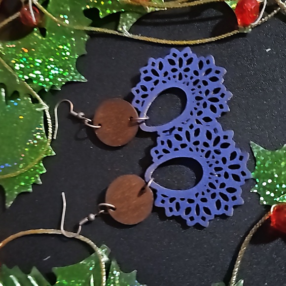 Purple 🎁 Wooden Bohemian Earrings - Picture 3 of 6